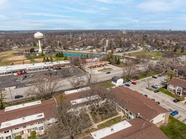 3008 Roberts Drive 1, Woodridge, IL 60517