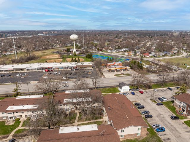 3008 Roberts Drive 1, Woodridge, IL 60517