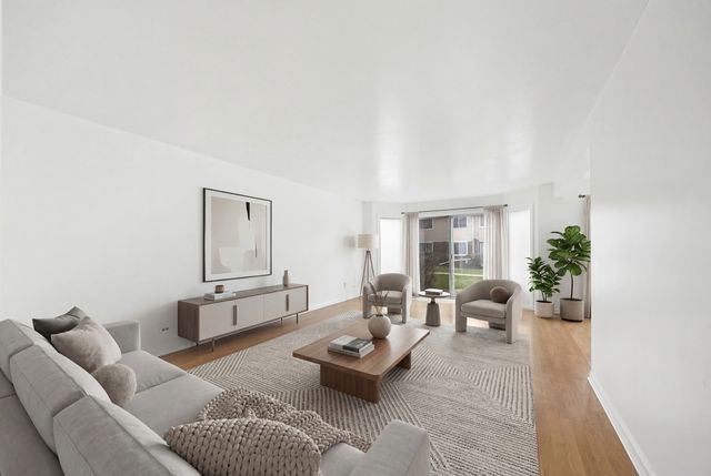 3008 Roberts Drive 1, Woodridge, IL 60517