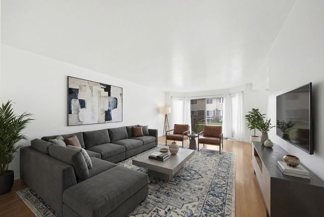 3008 Roberts Drive 1, Woodridge, IL 60517