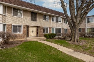 3008 Roberts Drive 1, Woodridge, IL 60517