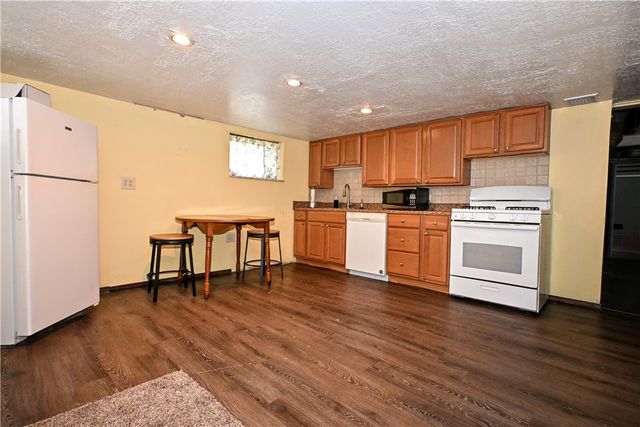 1737 Walnut St, Heidelberg, PA 15106