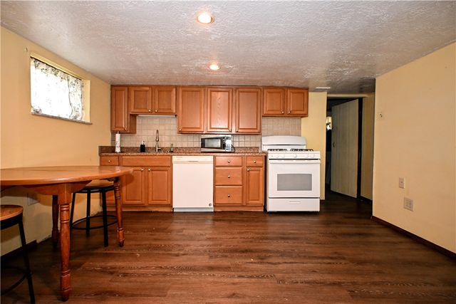 1737 Walnut St, Heidelberg, PA 15106