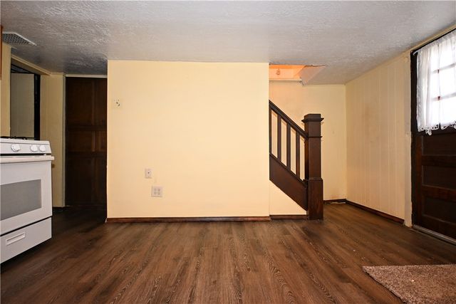 1737 Walnut St, Heidelberg, PA 15106