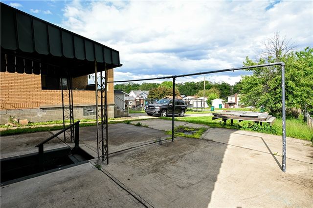 1737 Walnut St, Heidelberg, PA 15106