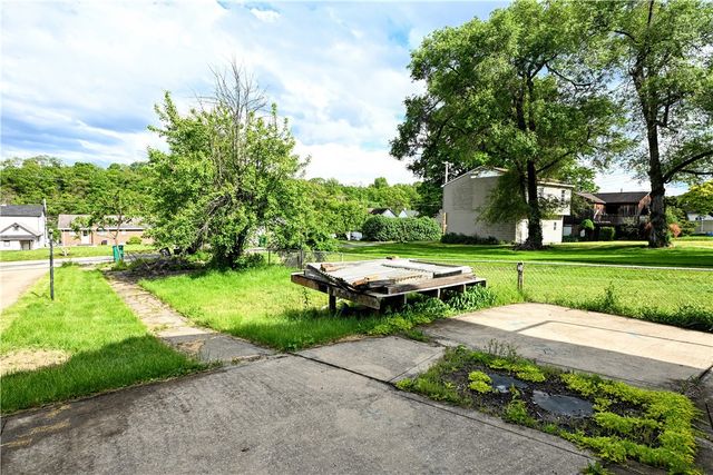 1737 Walnut St, Heidelberg, PA 15106