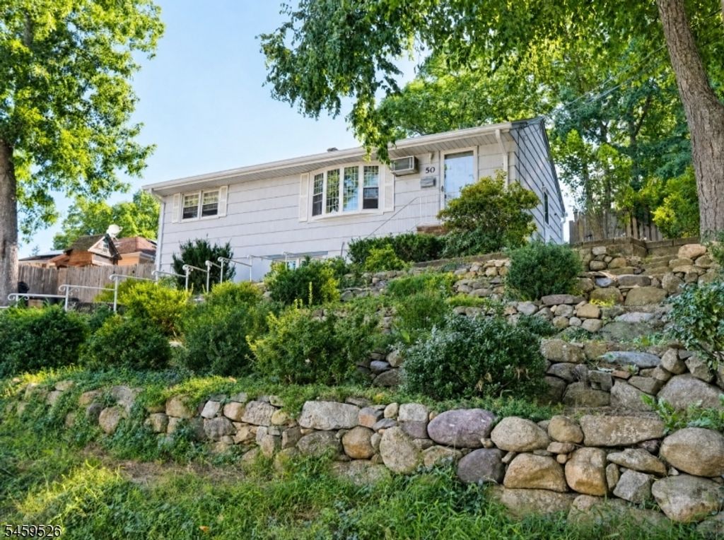 50 Knolls Rd, Bloomingdale Boro, NJ 07403 — photo 2