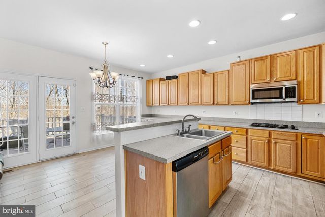 8135 DOVE COTTAGE CT, Lorton, VA 22079