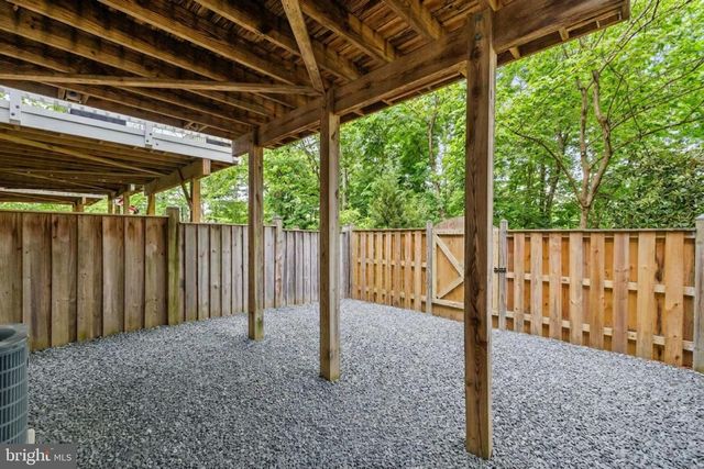 8135 DOVE COTTAGE CT, Lorton, VA 22079