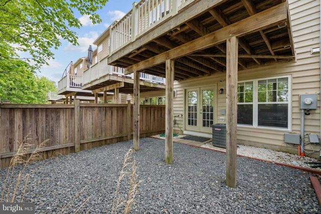 8135 DOVE COTTAGE CT, Lorton, VA 22079