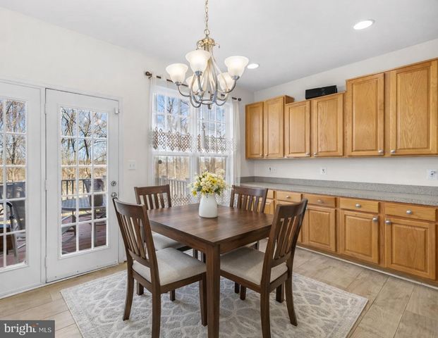 8135 DOVE COTTAGE CT, Lorton, VA 22079