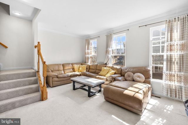 8135 DOVE COTTAGE CT, Lorton, VA 22079