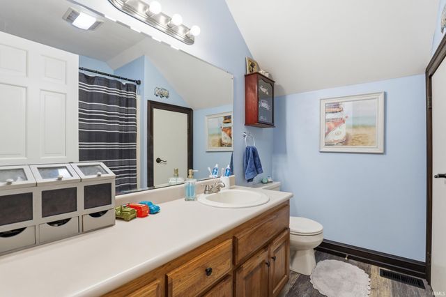 914 Lakeview Drive, Auburn, IN 46706