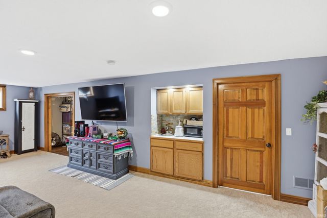 914 Lakeview Drive, Auburn, IN 46706