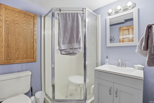 914 Lakeview Drive, Auburn, IN 46706