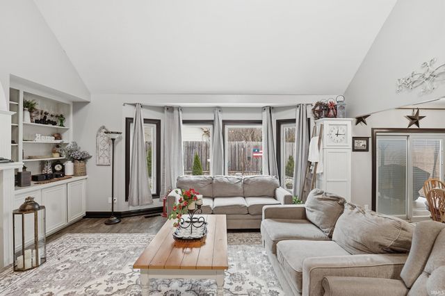 914 Lakeview Drive, Auburn, IN 46706