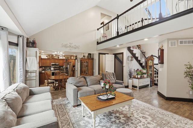 914 Lakeview Drive, Auburn, IN 46706