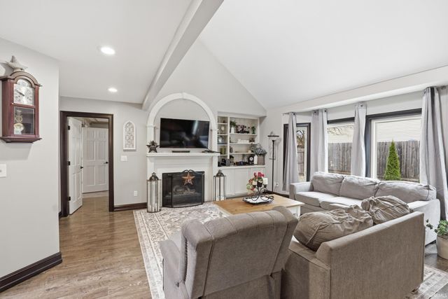 914 Lakeview Drive, Auburn, IN 46706