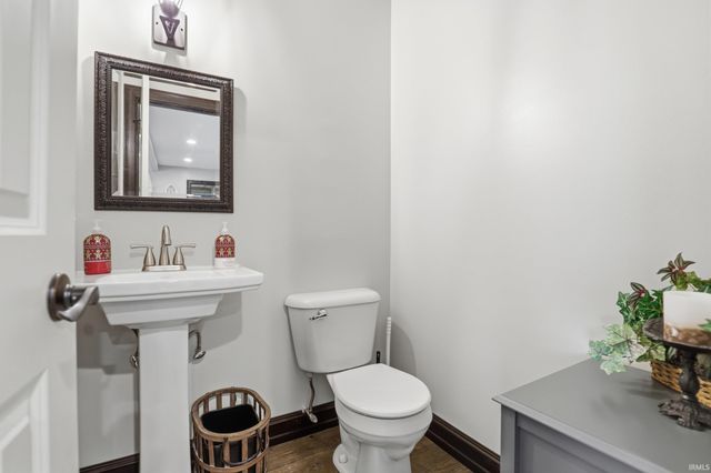 914 Lakeview Drive, Auburn, IN 46706