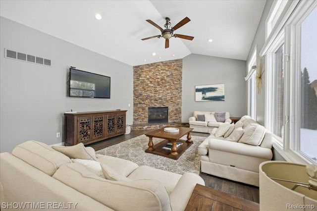 4157 Springbrook Drive, Sterling Heights, MI 48314