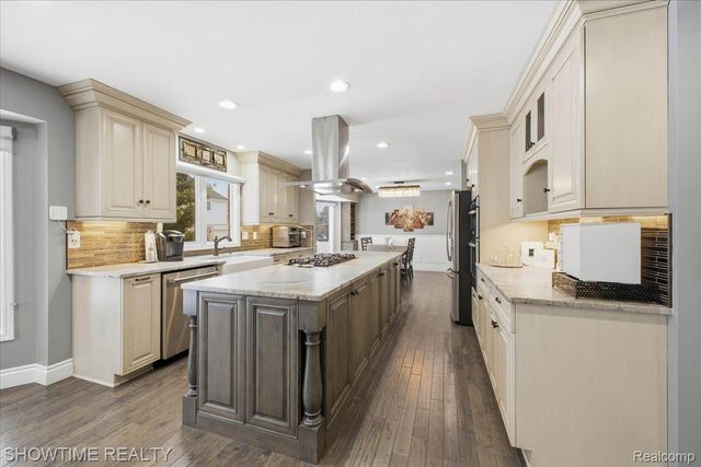 4157 Springbrook Drive, Sterling Heights, MI 48314