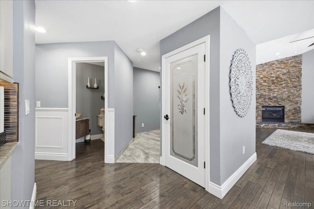 4157 Springbrook Drive, Sterling Heights, MI 48314