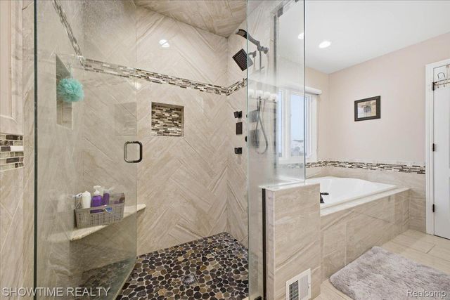 4157 Springbrook Drive, Sterling Heights, MI 48314