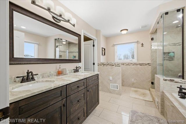 4157 Springbrook Drive, Sterling Heights, MI 48314