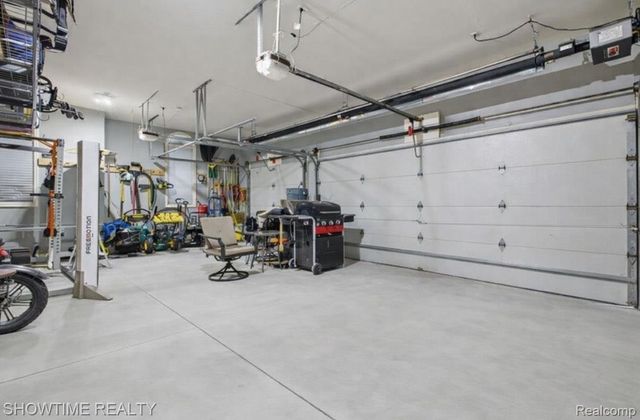 4157 Springbrook Drive, Sterling Heights, MI 48314