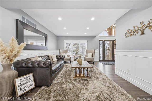 4157 Springbrook Drive, Sterling Heights, MI 48314