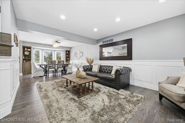 4157 Springbrook Drive, Sterling Heights, MI 48314