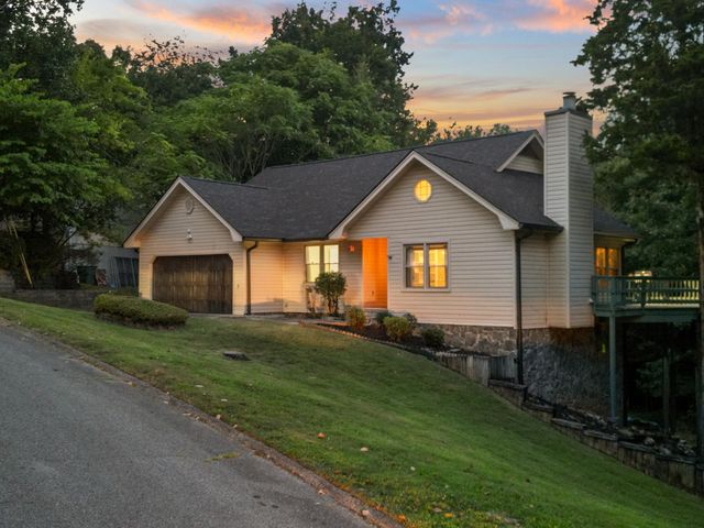 6400 Ridge Lake Road, Hixson, TN 37343
