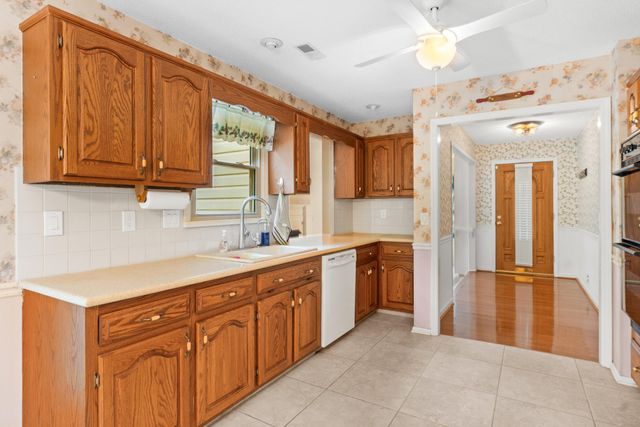 6400 Ridge Lake Road, Hixson, TN 37343