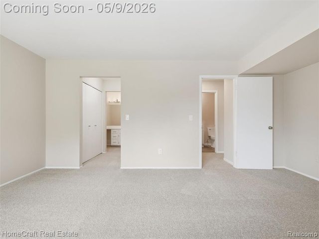 27920 Berrywood Lane 33, Farmington Hills, MI 48334