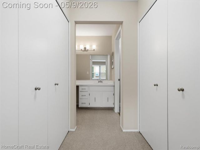 27920 Berrywood Lane 33, Farmington Hills, MI 48334