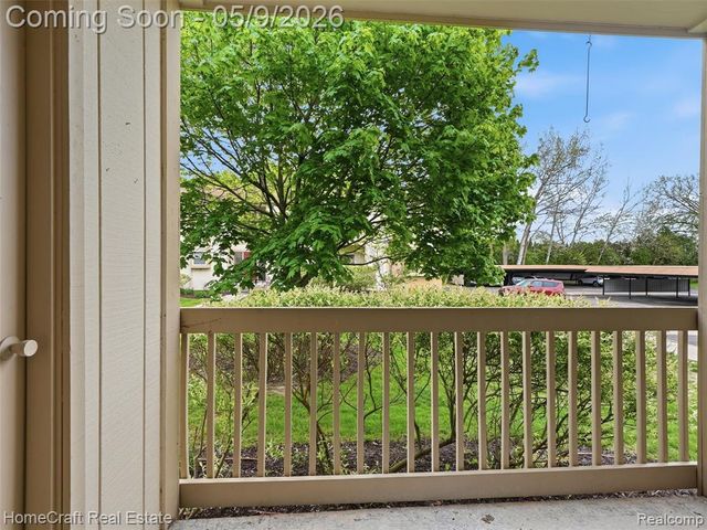 27920 Berrywood Lane 33, Farmington Hills, MI 48334