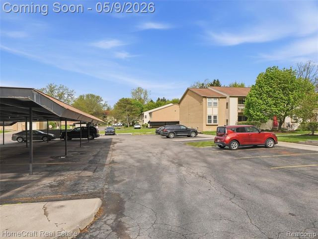 27920 Berrywood Lane 33, Farmington Hills, MI 48334