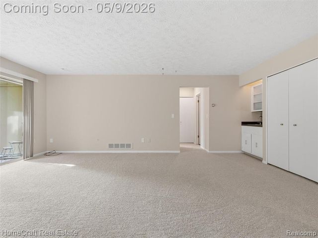 27920 Berrywood Lane 33, Farmington Hills, MI 48334