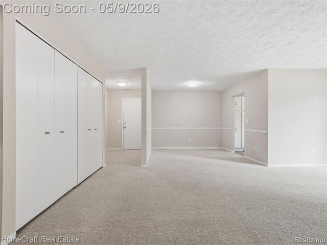 27920 Berrywood Lane 33, Farmington Hills, MI 48334