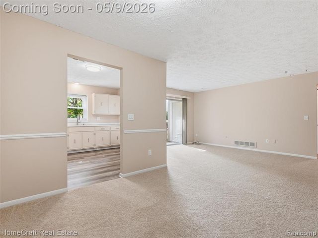 27920 Berrywood Lane 33, Farmington Hills, MI 48334