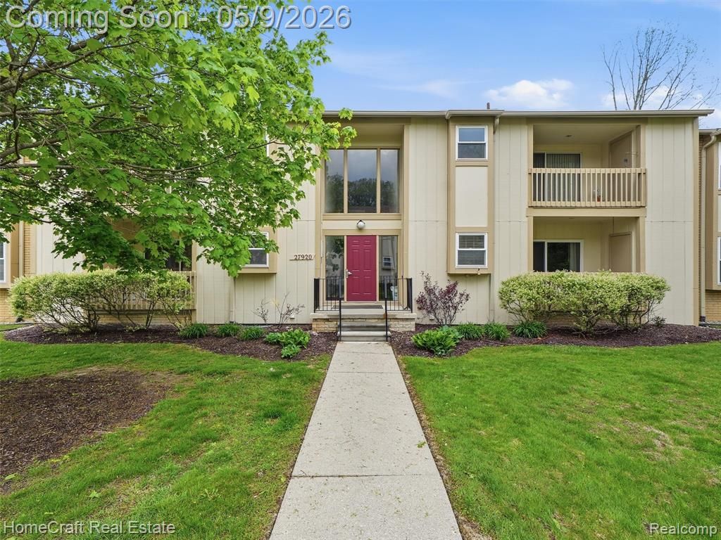 27920 Berrywood Lane 33, Farmington Hills, MI 48334
