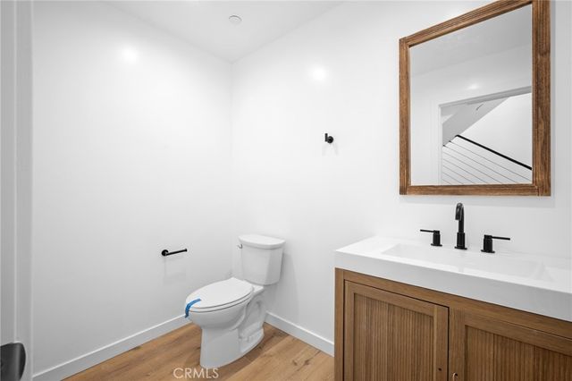1049 Yarmouth Avenue, Granada Hills, CA 91344