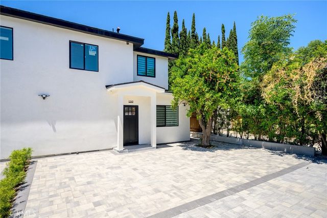 1049 Yarmouth Avenue, Granada Hills, CA 91344