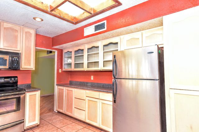 8512 SHAVER Drive, El Paso, TX 79925