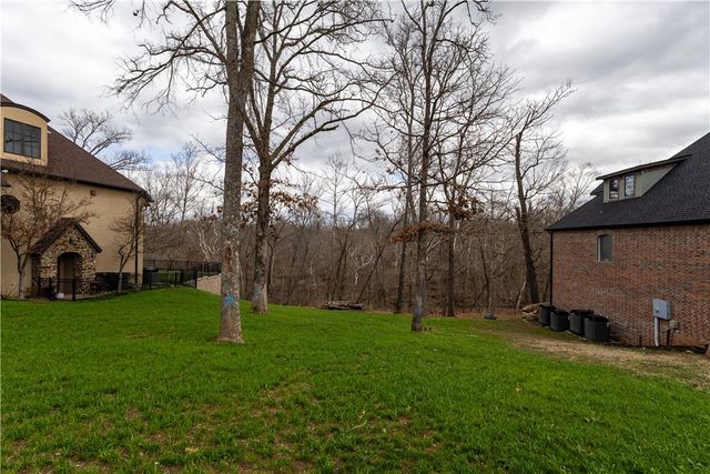 1604 NE Chapel Hill Drive, Bentonville, AR 72712