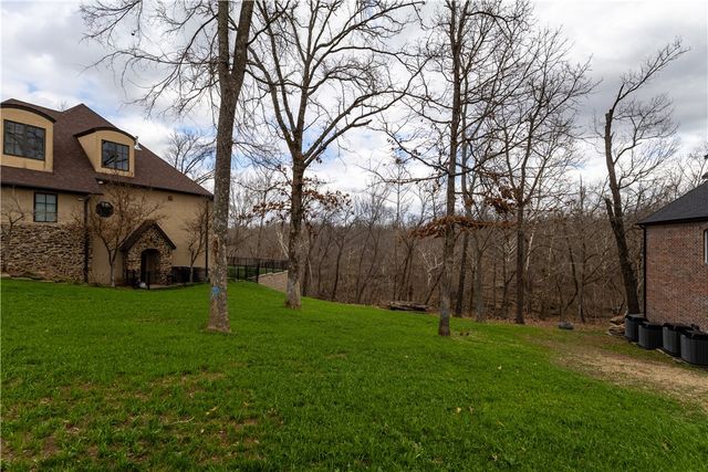 1604 NE Chapel Hill Drive, Bentonville, AR 72712