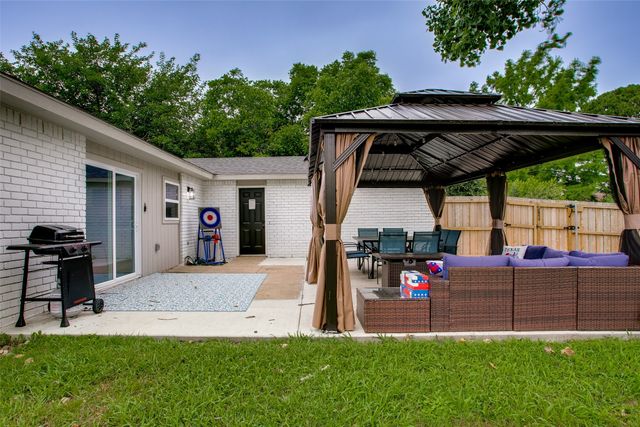 2110 Montana Trail, Grand Prairie, TX 76001