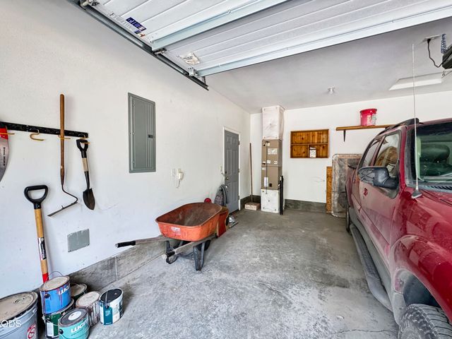 14735 Peachwood Court, La Pine, OR 97739