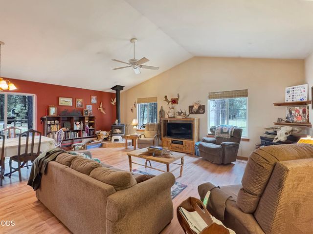 14735 Peachwood Court, La Pine, OR 97739