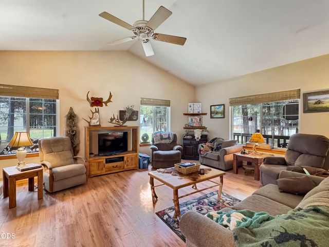 14735 Peachwood Court, La Pine, OR 97739